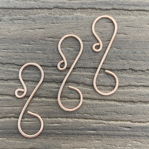 Mid-size simple ornament hook, rose gold.